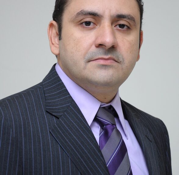 business-man-1125324_1280